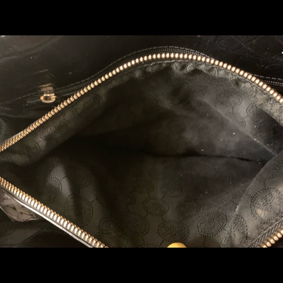 Michael Kors Purse - Picture 7 of 8